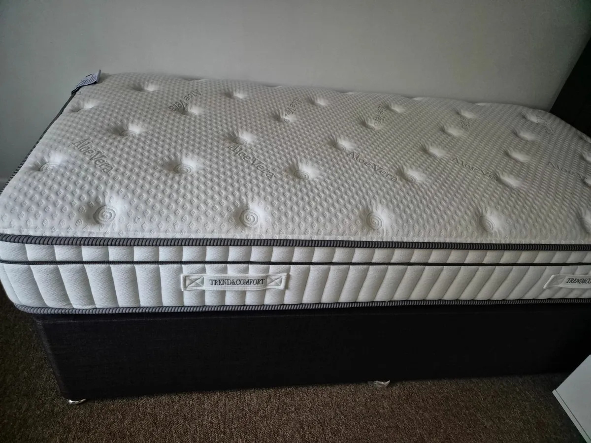 single bed with matress - Image 3