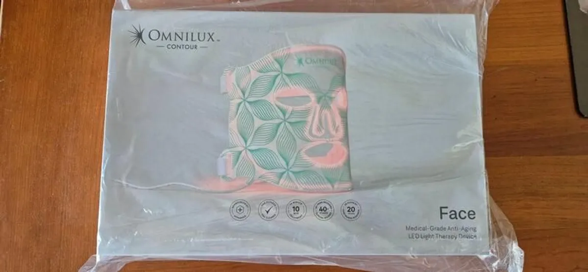Omnilux Contour Face mask - Image 1