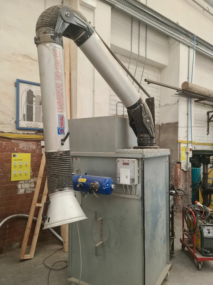 Fume extractor - Image 1