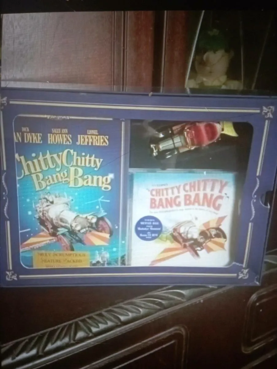 CORGI CLASSIC CHITTYY CHITTY BANG BANG DIE - CAST - Image 1