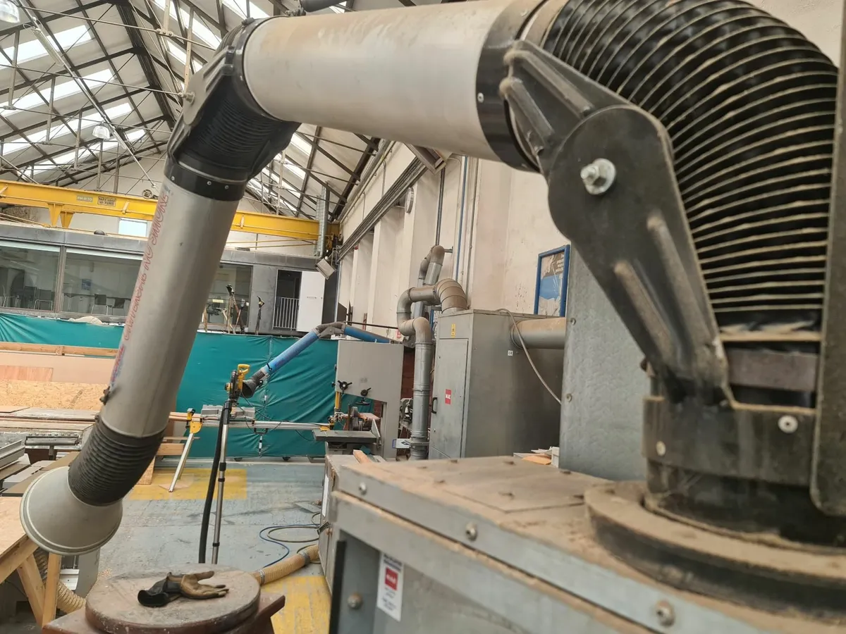 Fume extractor - Image 2
