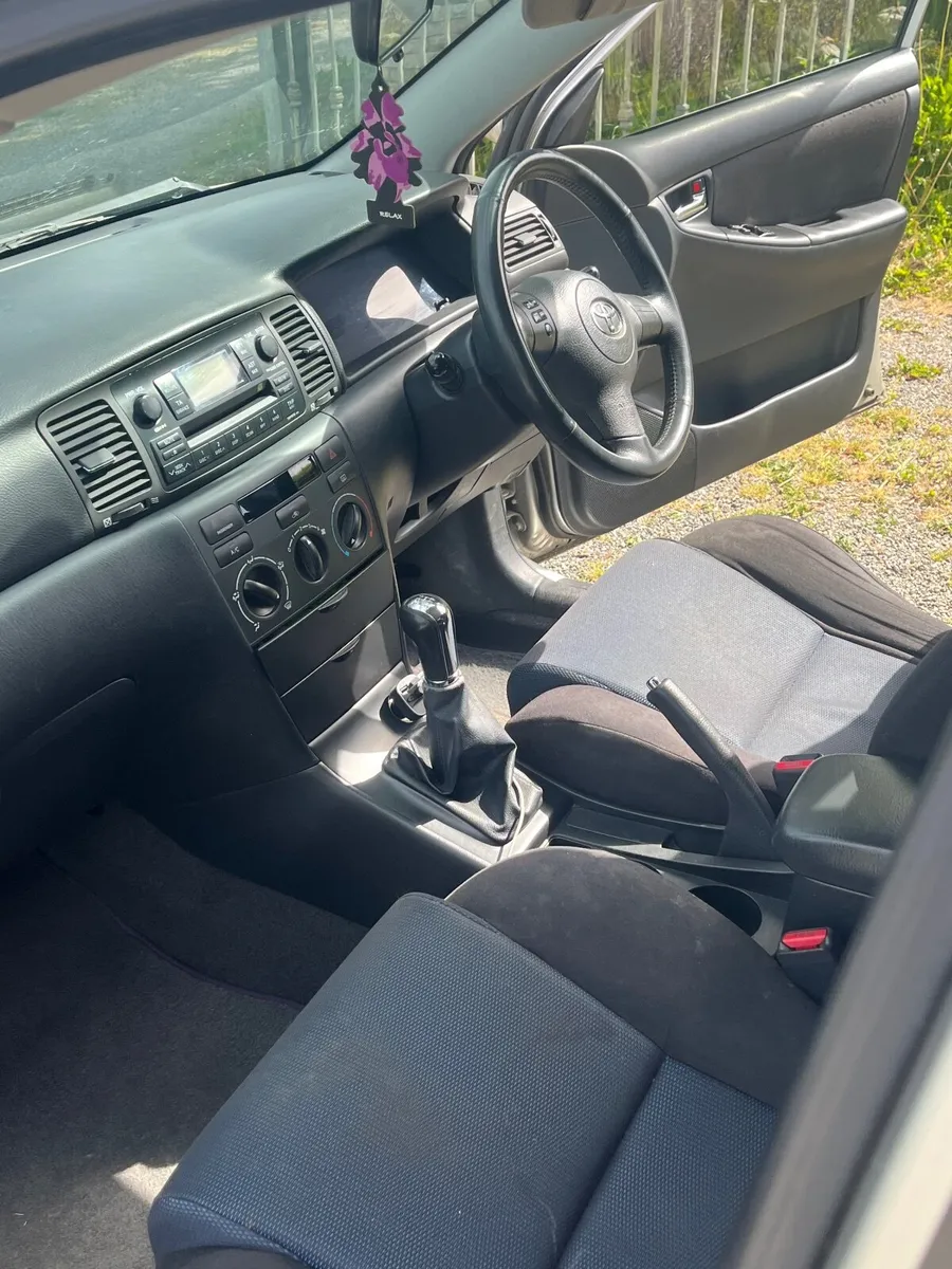 Toyota Corolla 2004 - Image 1
