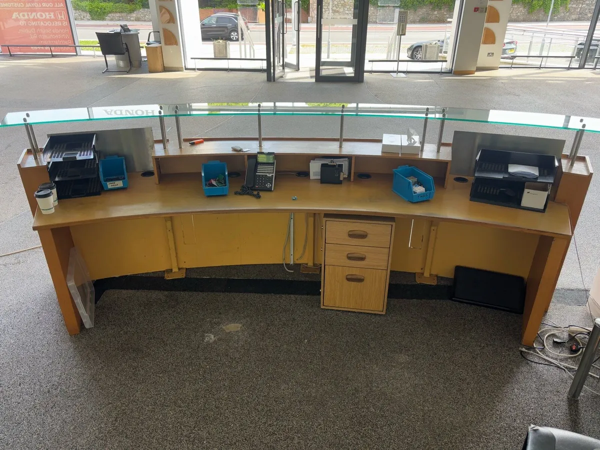 Reception desk - Image 3
