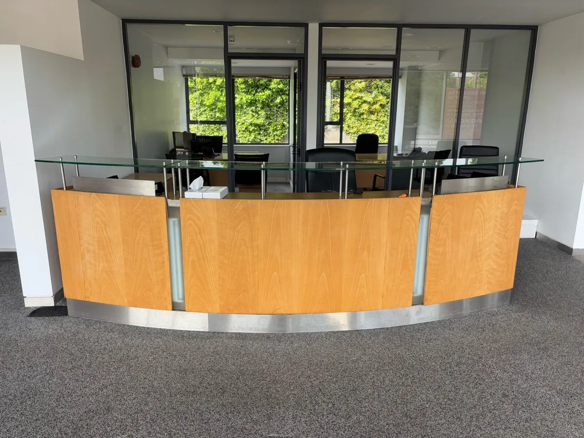 Reception desk - Image 4