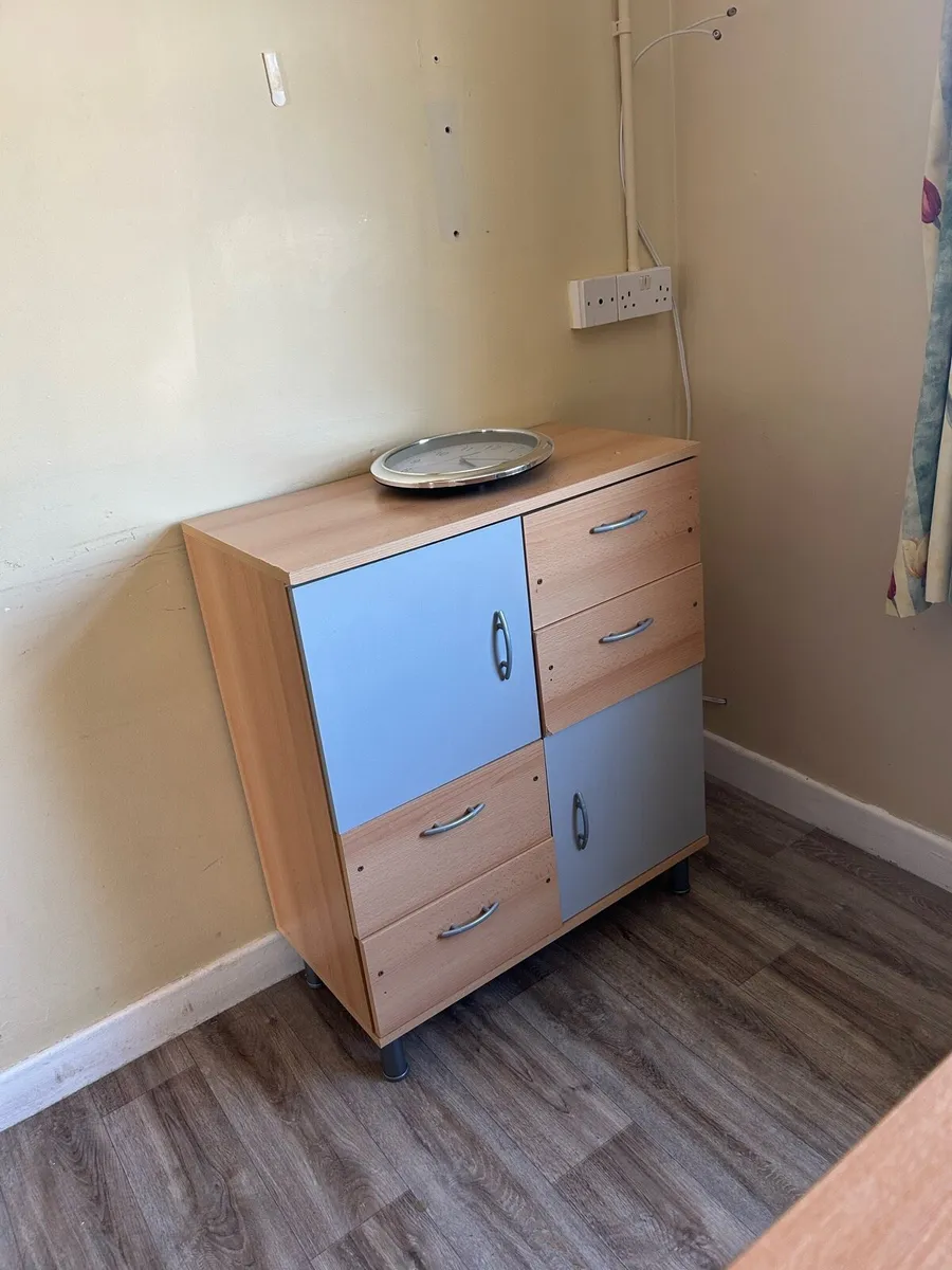 Cabinet - Image 1