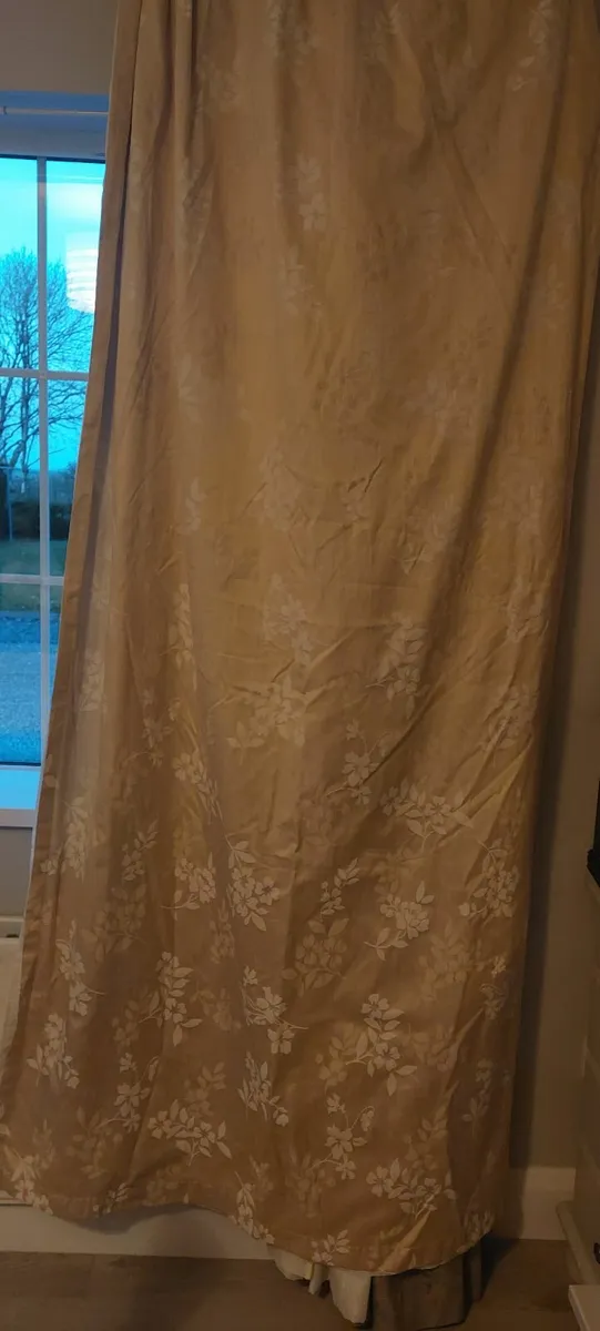 Curtains - Image 1