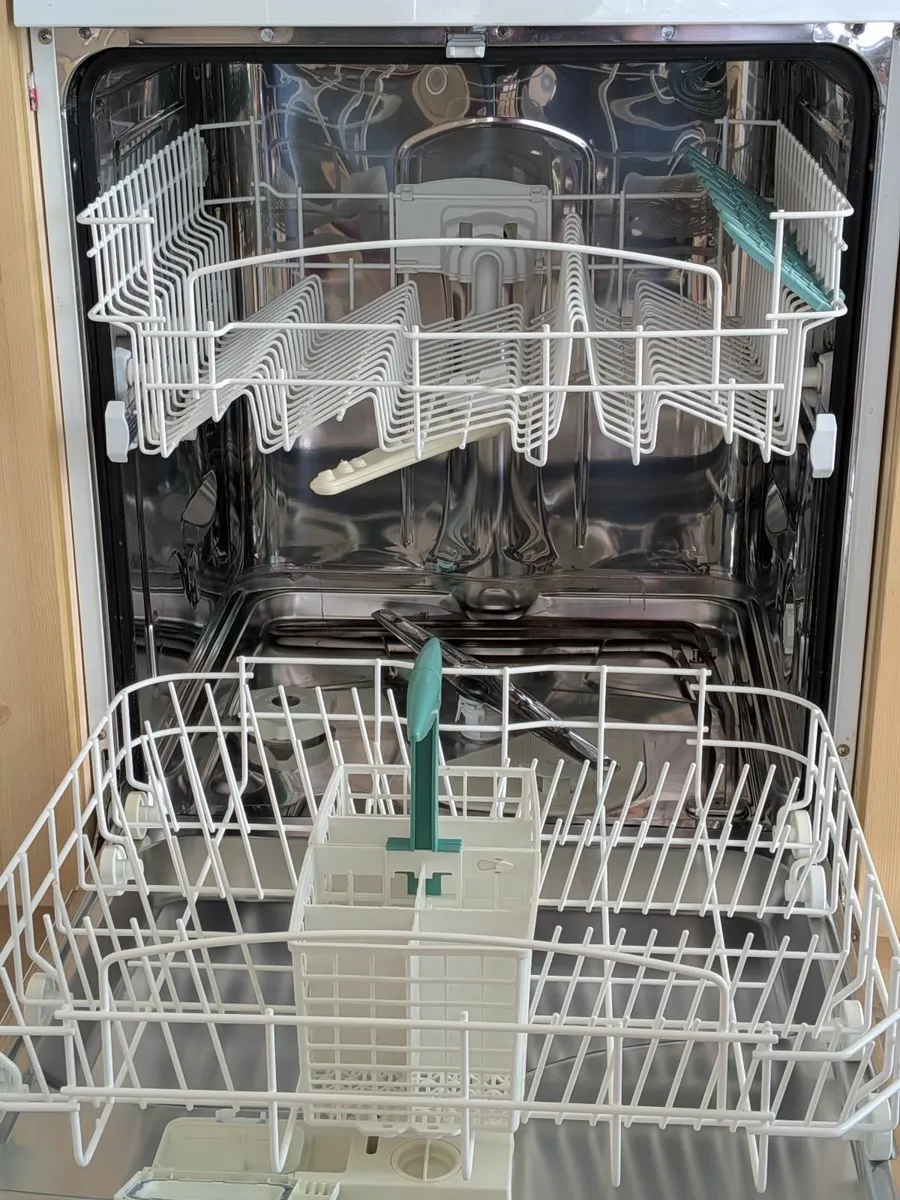 Dishwasher - Image 4