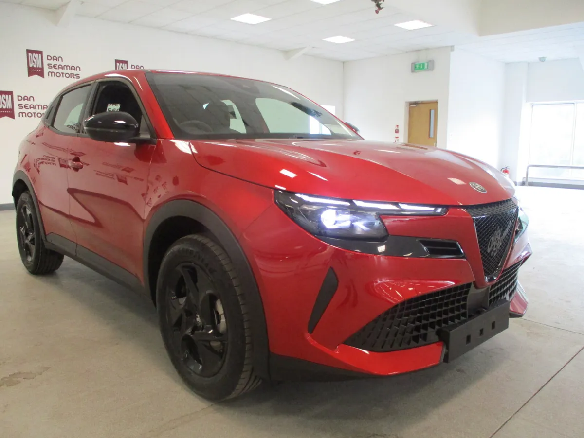 ALFA ROMEO JUNIOR IBRIDA 1.2 MHEV HYBRID PETROL - Image 3