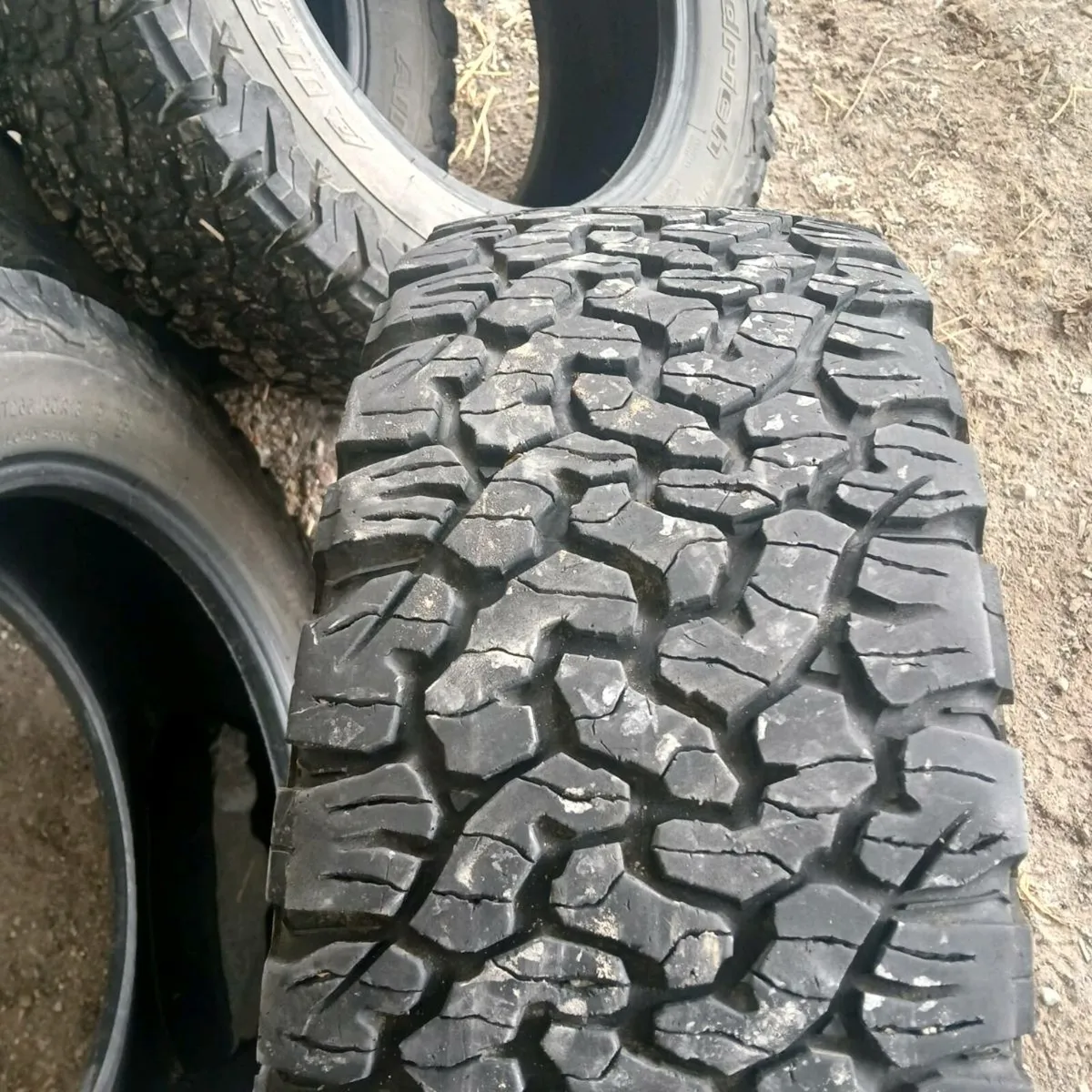 Bf goodrich all terrain 265/60/18 - Image 1