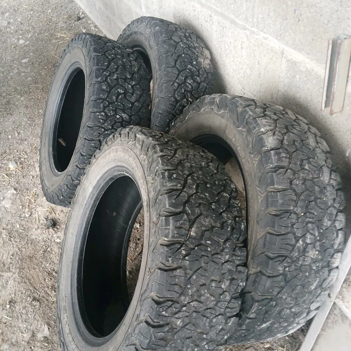 Bf goodrich all terrain 265/60/18 - Image 3
