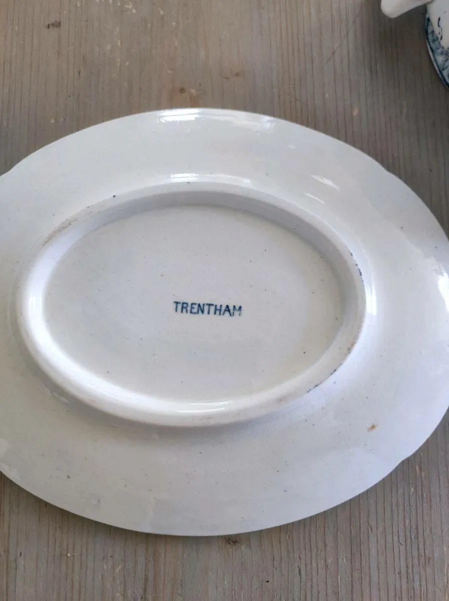 Blue and white serving bowl - Image 2