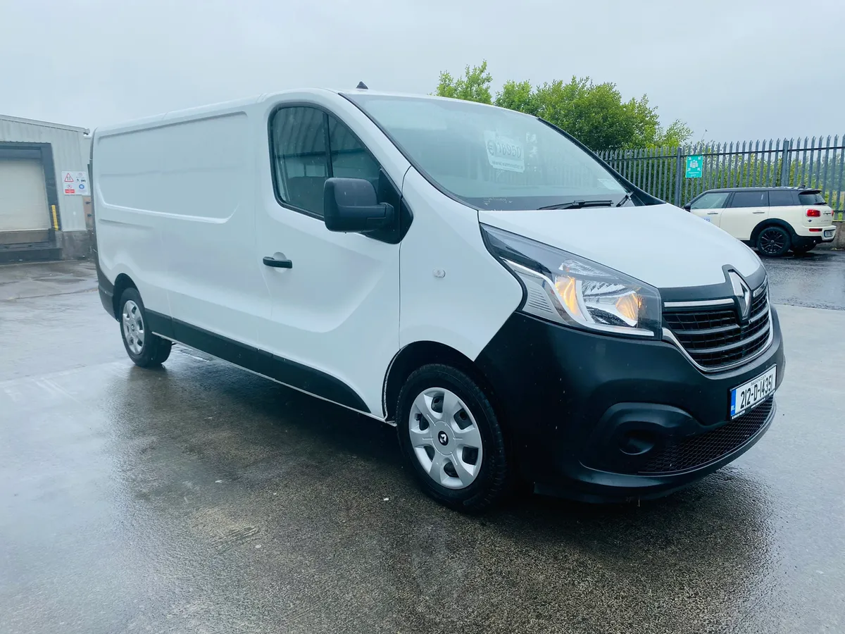 212 Renault Trafic 2.0 LWB.Low Kms. €16,950 + VAT - Image 3