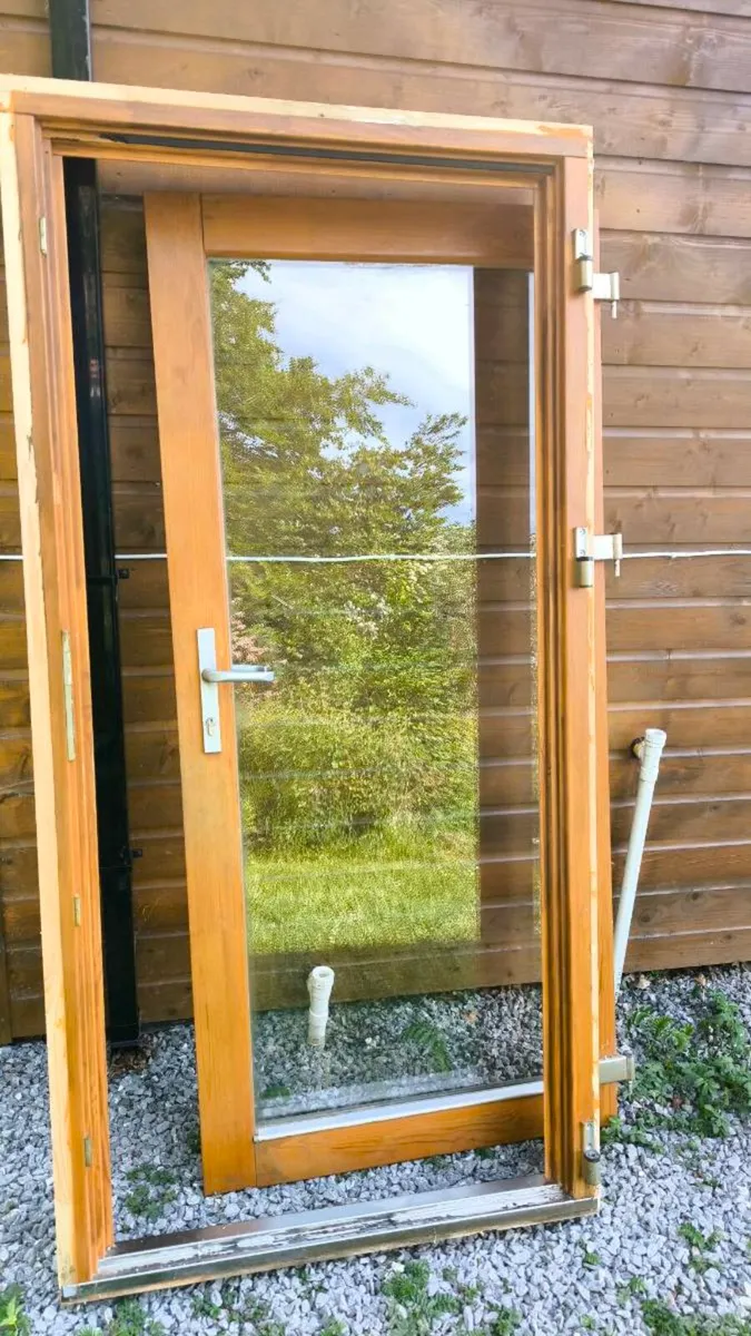 Wooden windows and door - Image 2