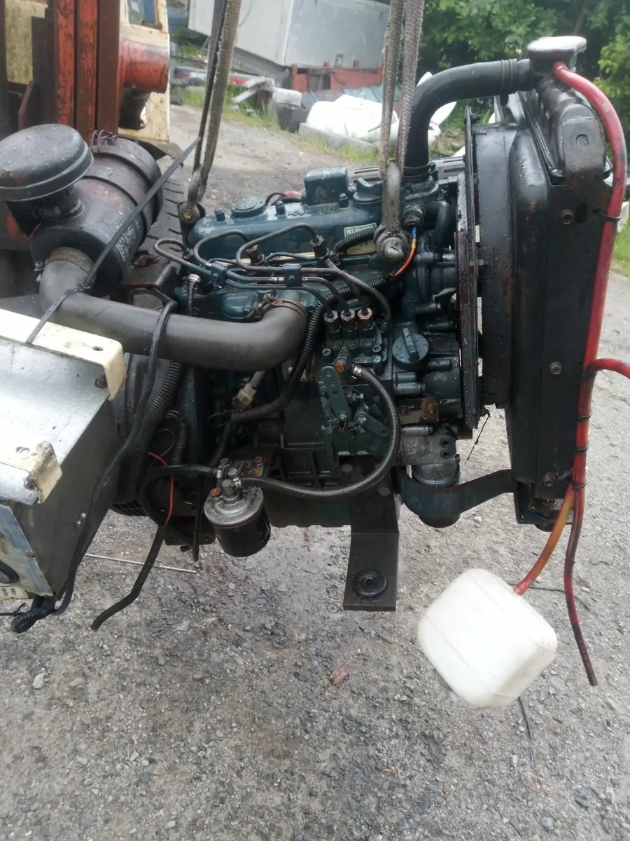 Kubota D905 engine - Image 2