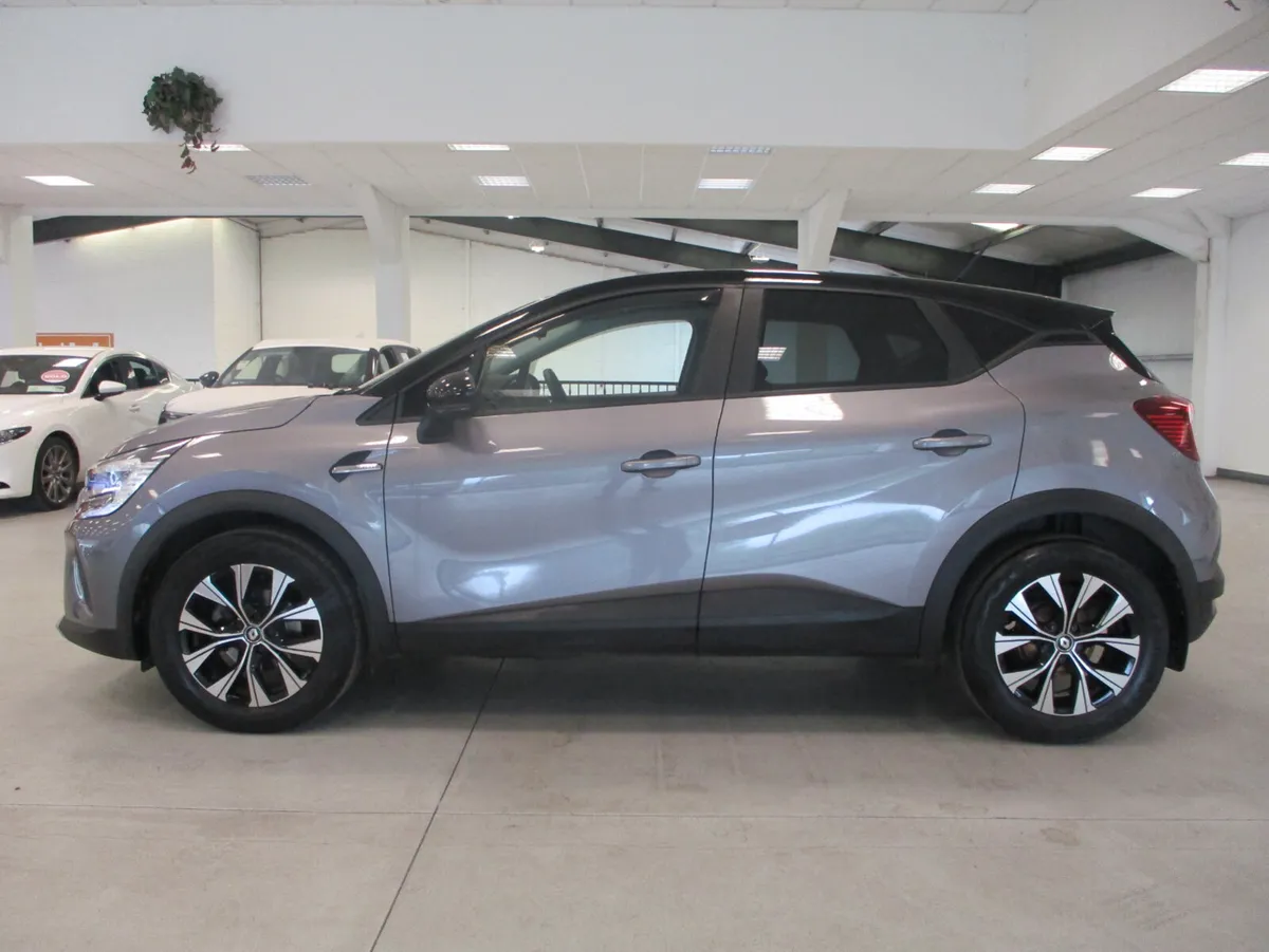 2022 Renault Captur LIMITED EDITION - Image 1