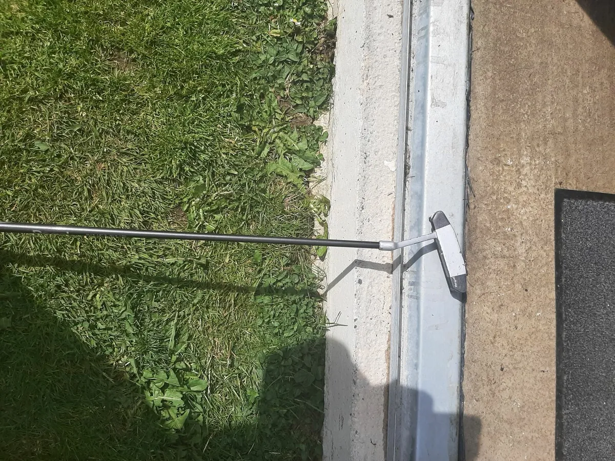Golf putter