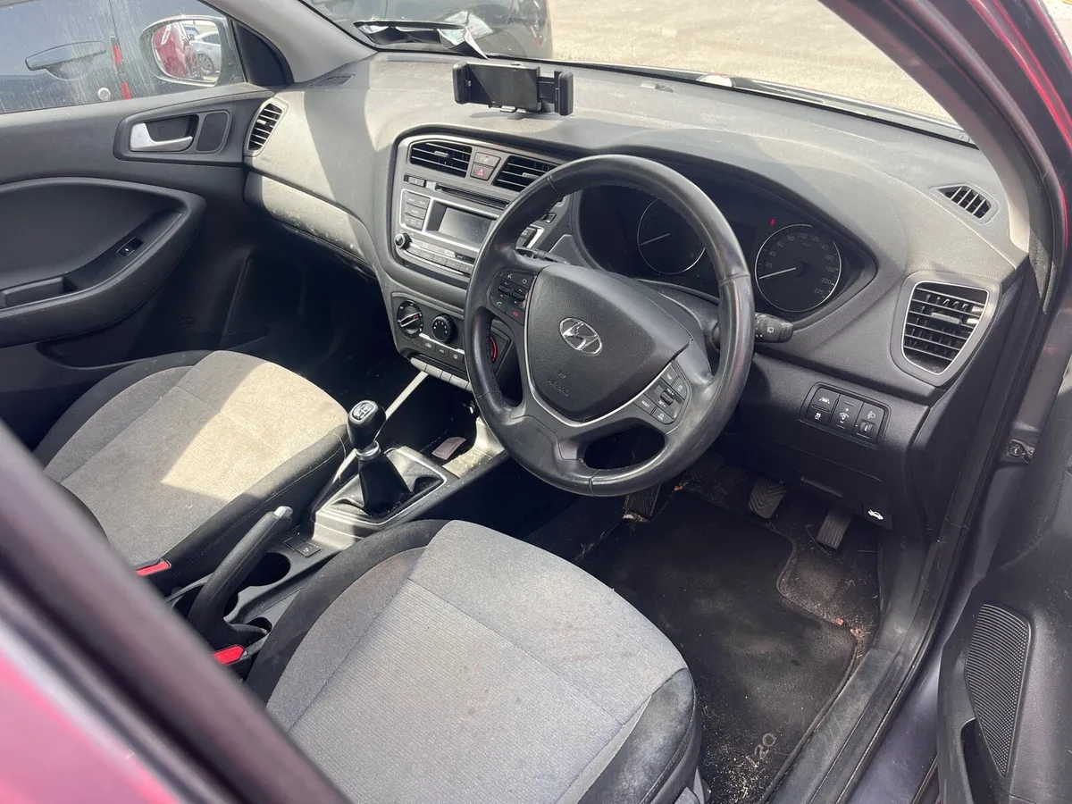 161 Hyundai i20 petrol - Image 4
