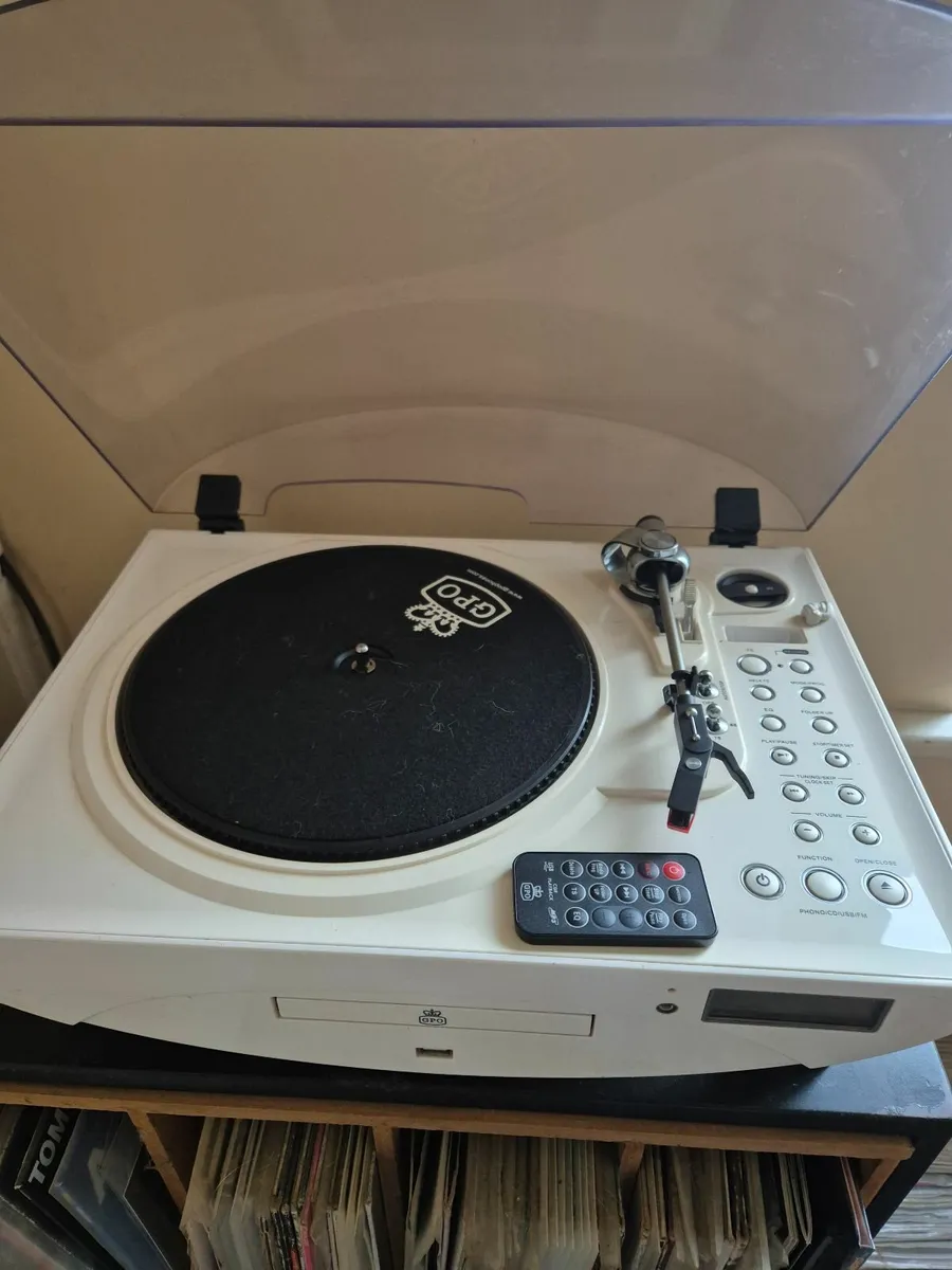 Retro Turntable Record Player - Image 3