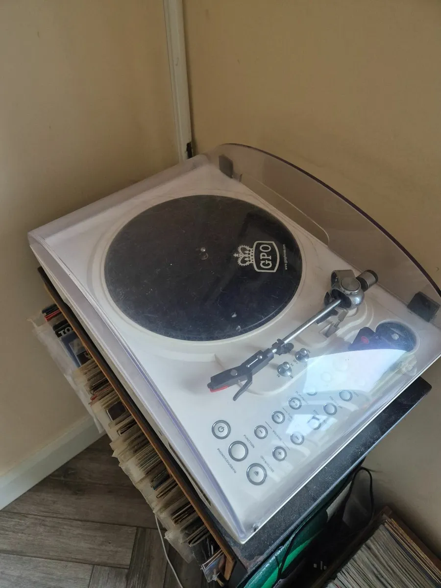 Retro Turntable Record Player - Image 4