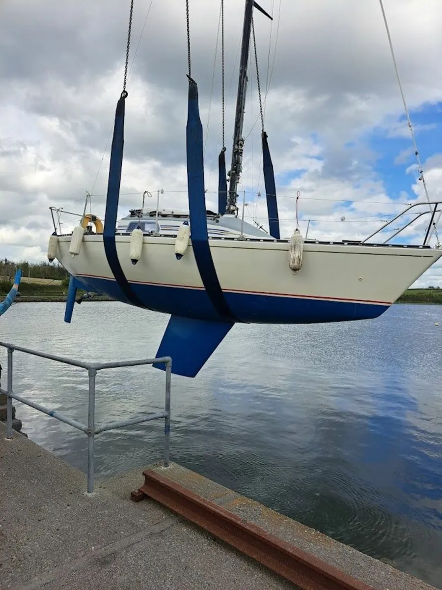 Cruiser Racer Yacht - Image 2