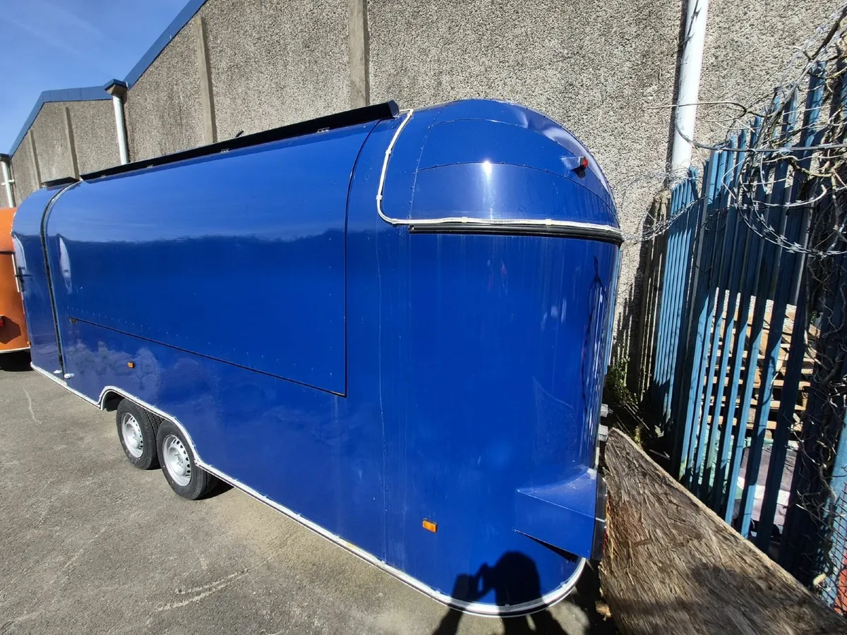 Airstream Style Catering Trailer - Image 3