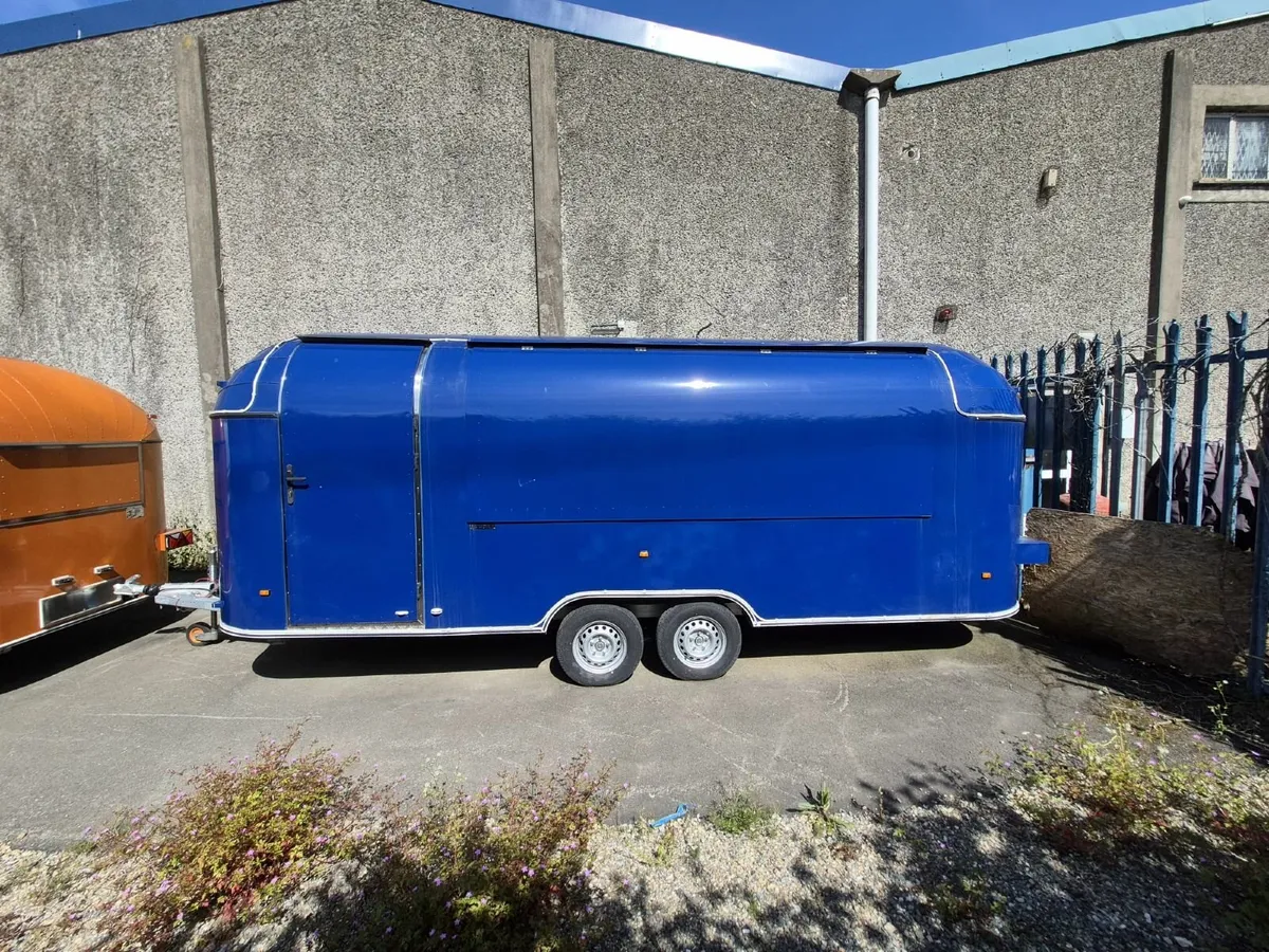 Airstream Style Catering Trailer - Image 4