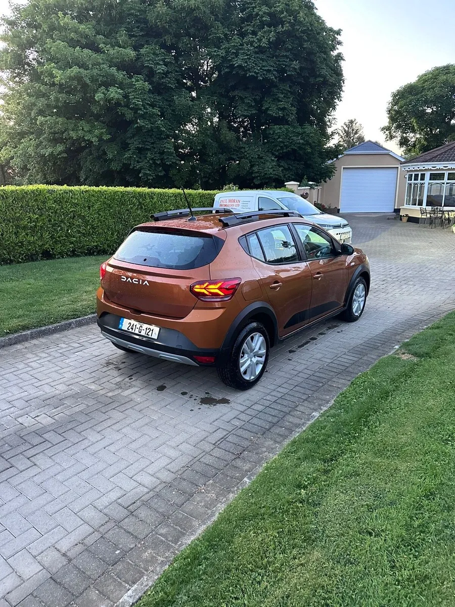 **PRICE DROP** 2024 Dacia Sandero Stepway - Image 4
