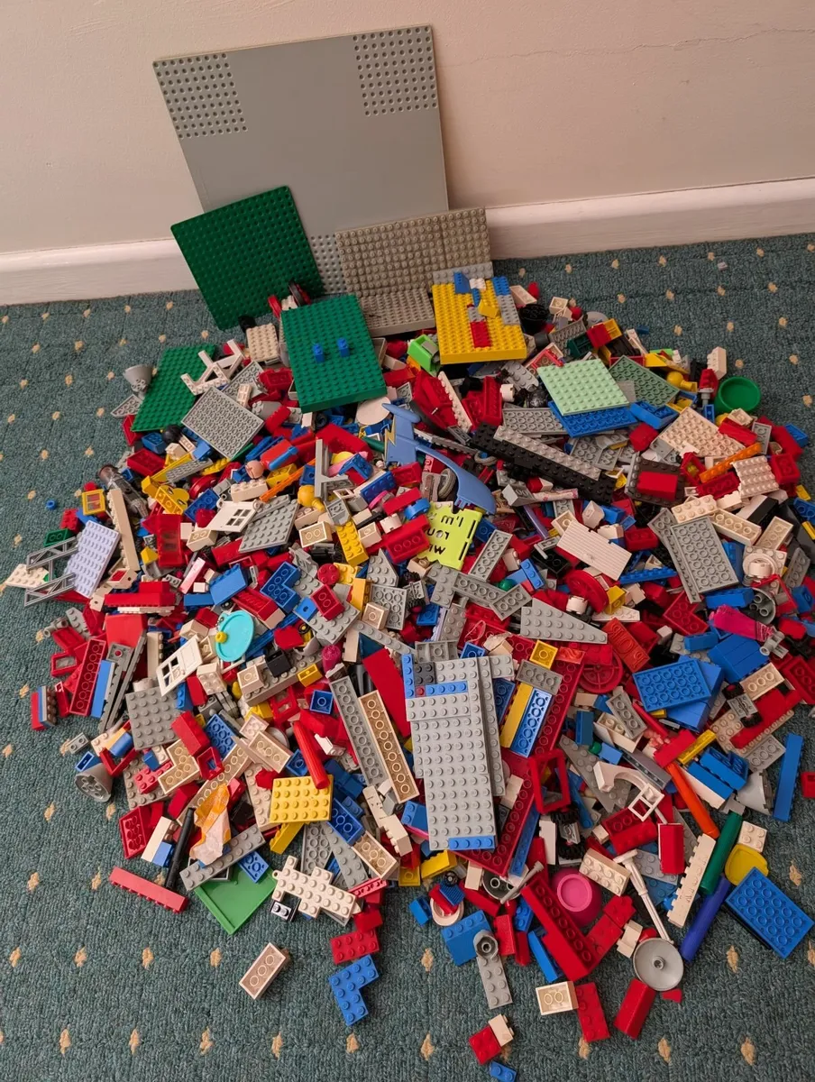 Mixed Lego Bricks 1970-1990