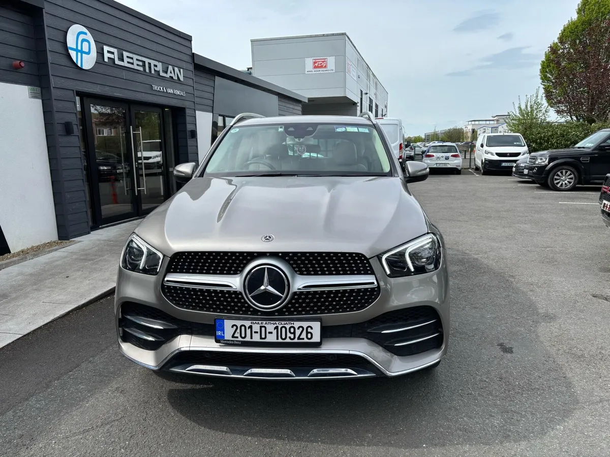 Mercedes GLE 300d 5 Matic 7 seater - Image 2