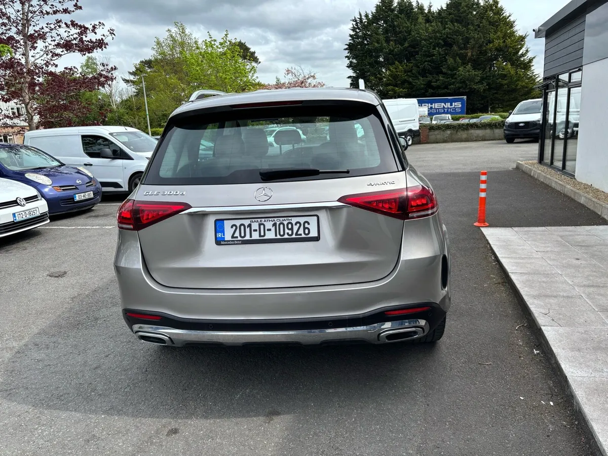 Mercedes GLE 300d 5 Matic 7 seater - Image 4