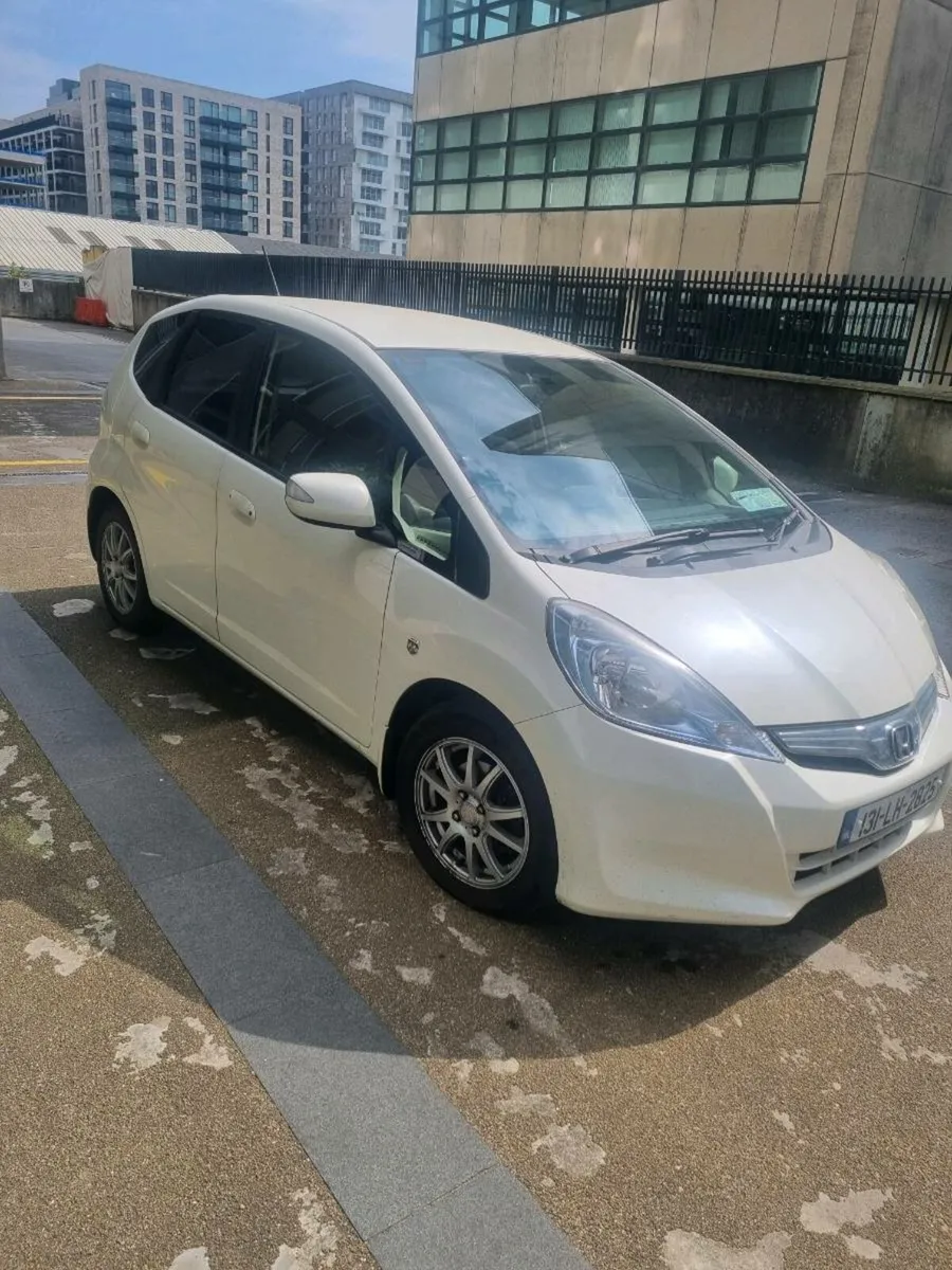 Car - Image 2