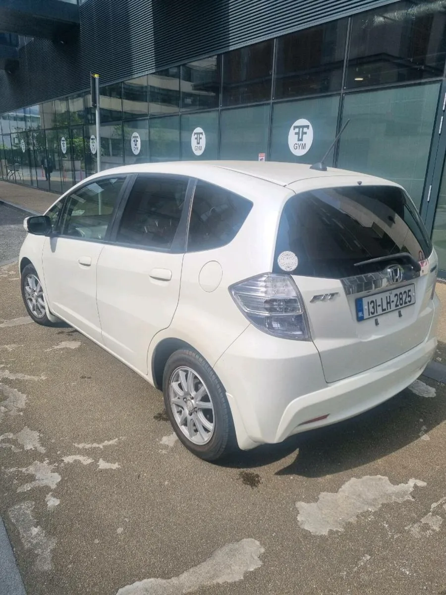 Car - Image 4