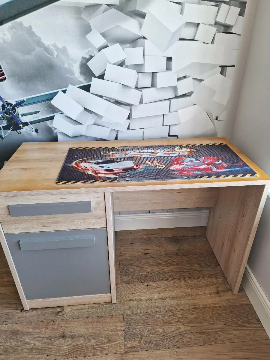 Office Desk - Image 3