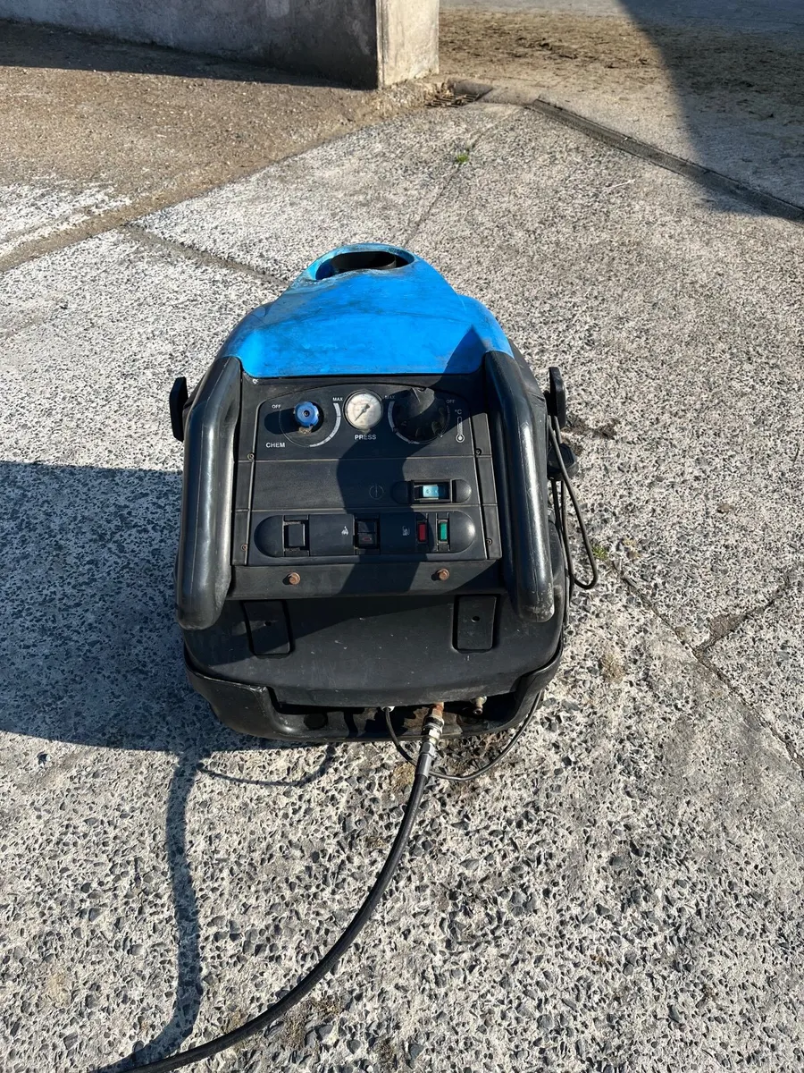 Hot and Cold Pressure Washer - Image 3