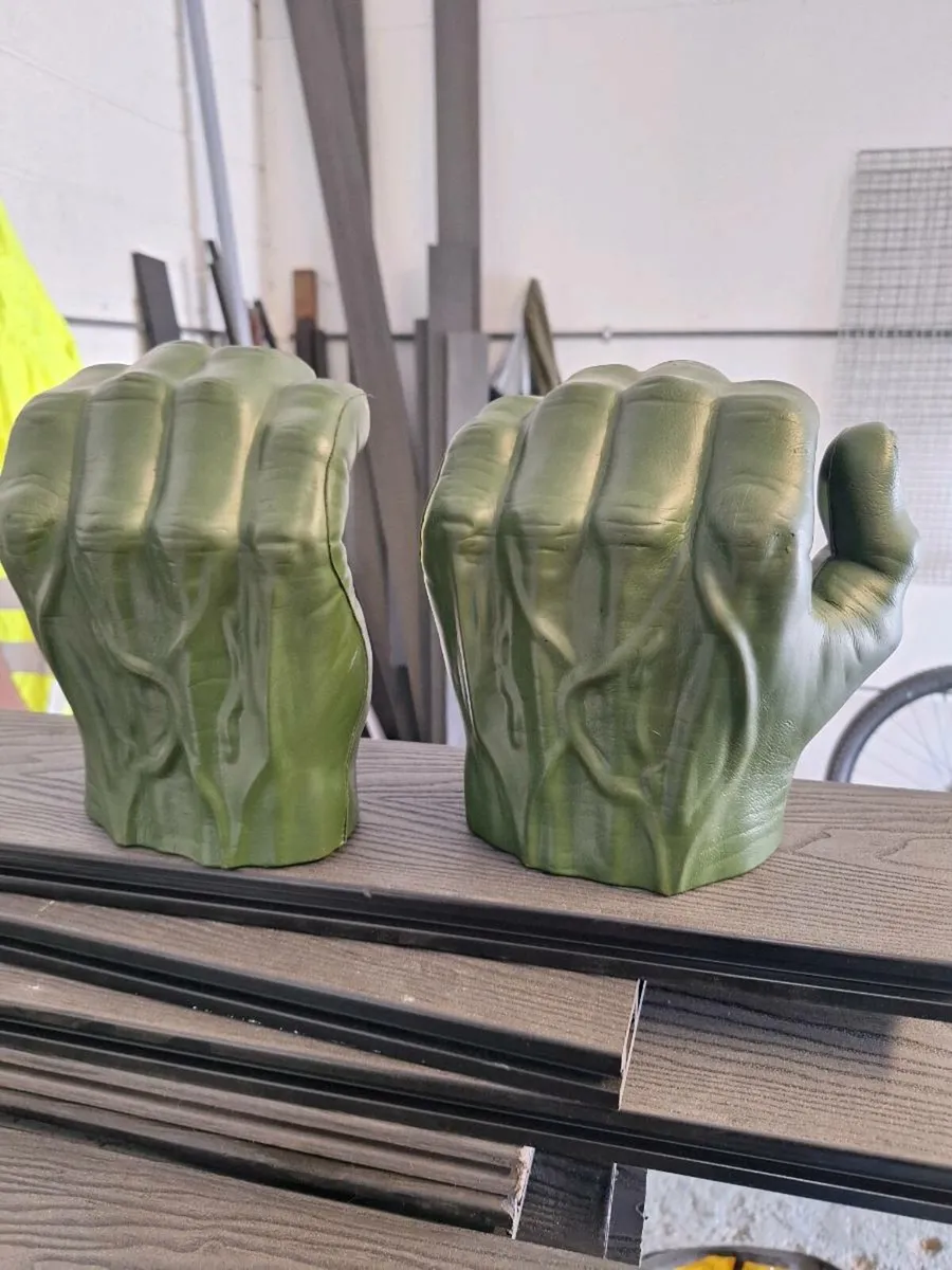 Hulk hands - Image 1