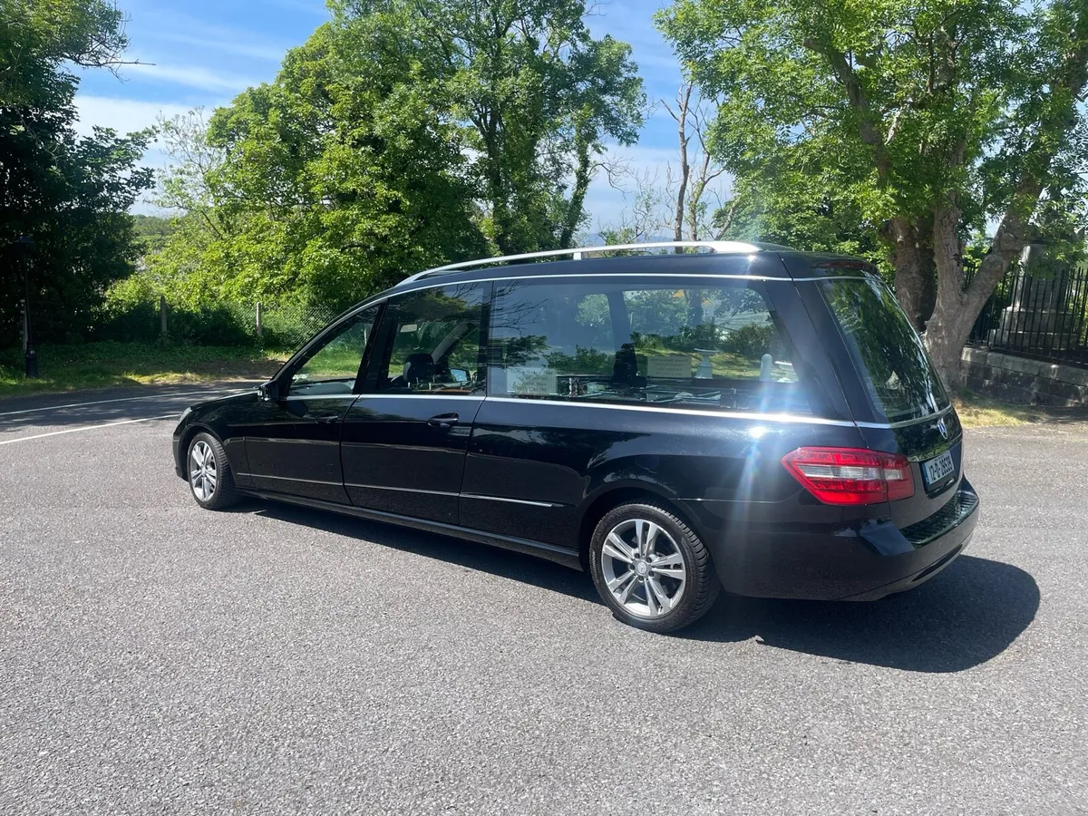 Mercedes Hearse - Image 4