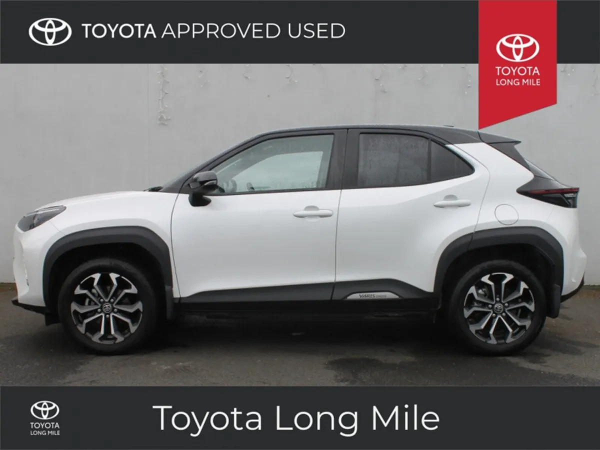 Toyota Yaris Cross 1.5 Hybrid Luna Sport Bi -Tone - Image 3