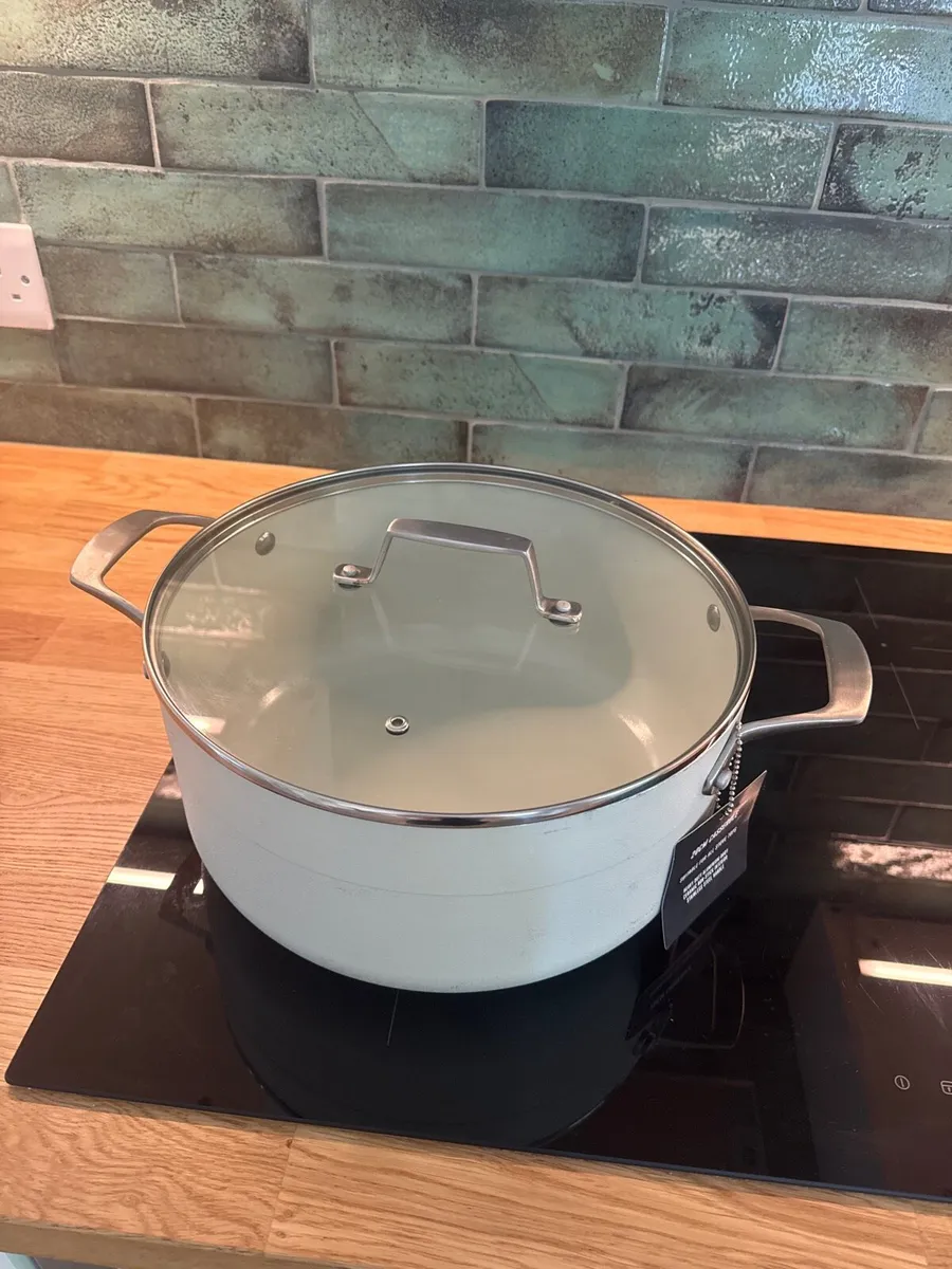 Large Casserole Saucepan - Image 1