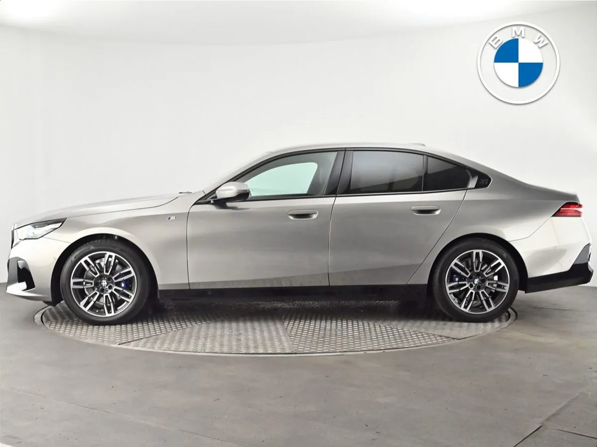 BMW 5 Series 520i M Sport Saloon - Image 3