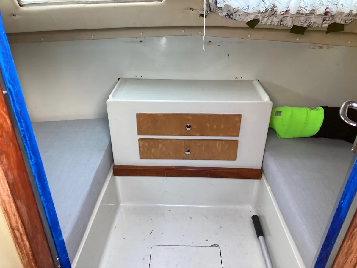27’ Boat - Image 4