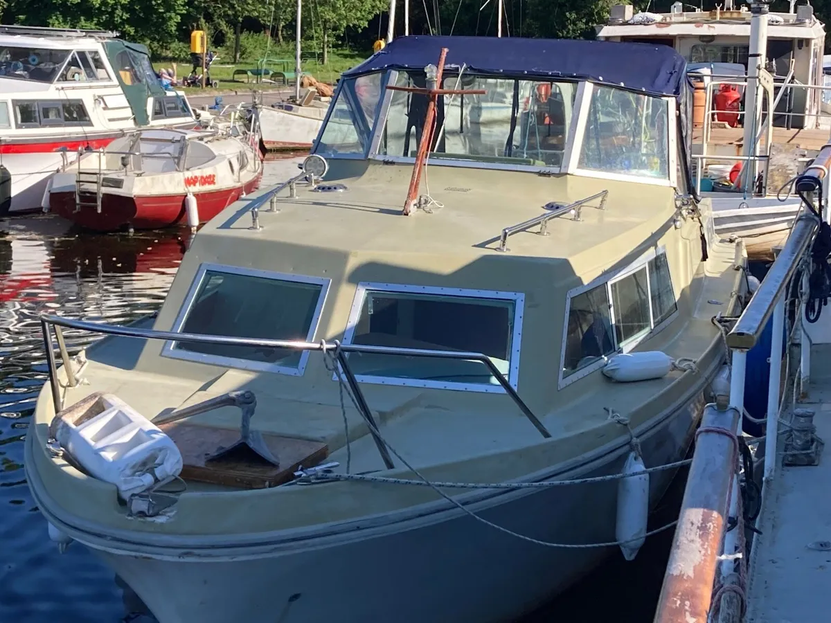 27’ Boat - Image 1