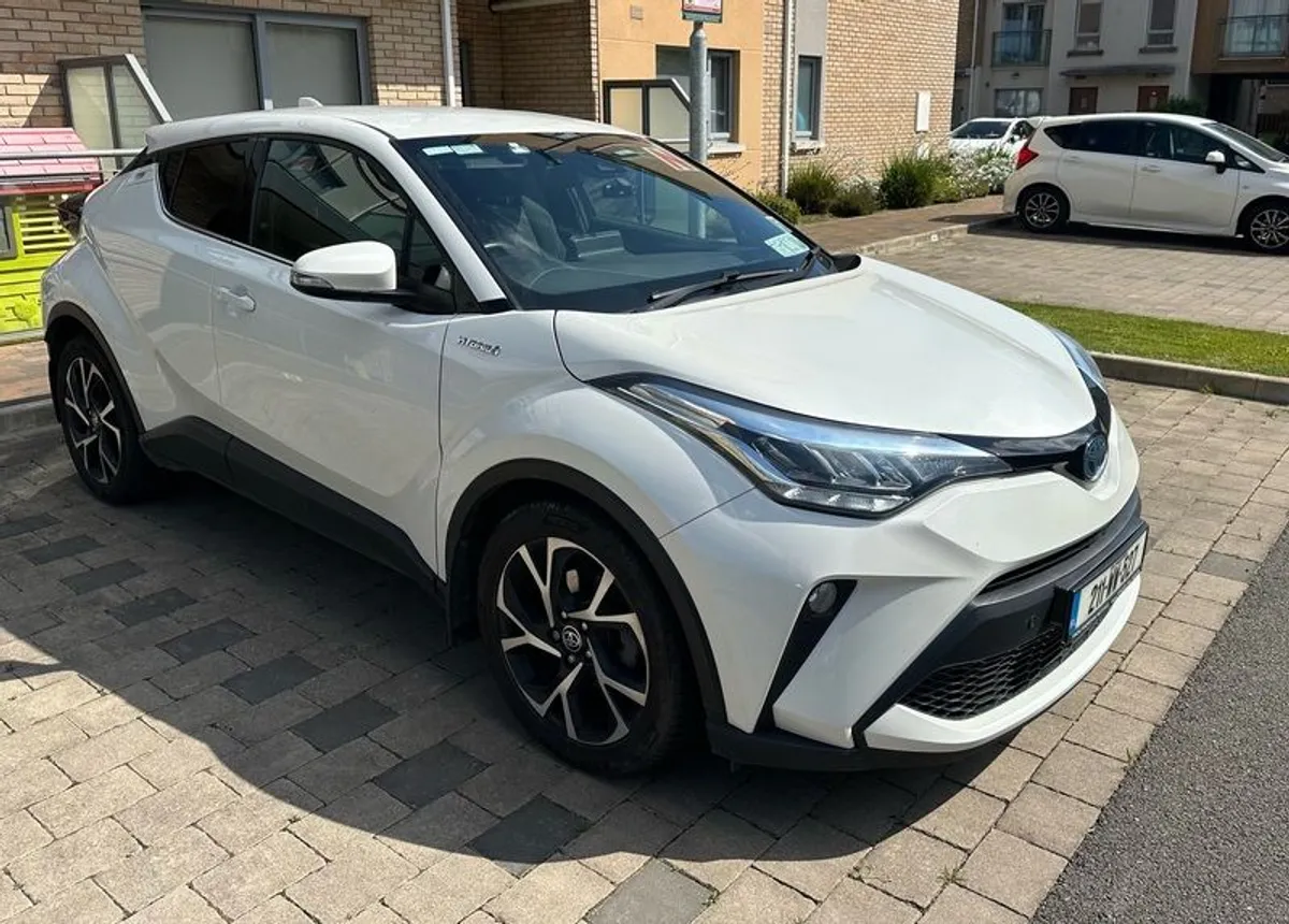 2021 Toyota C-hr Sport - Image 2