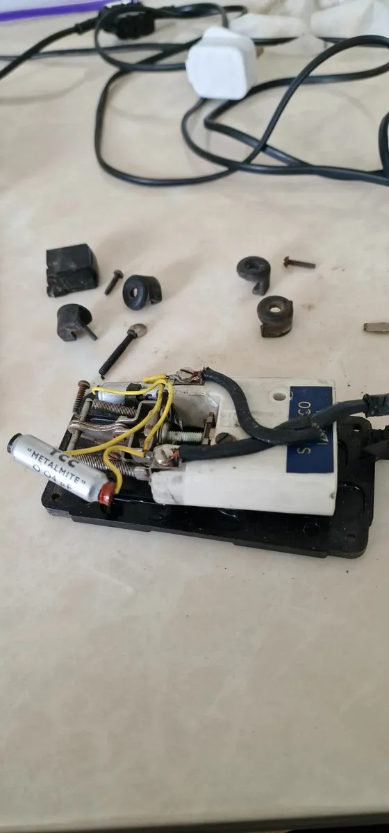 Singer 201k sewing machine - Image 3