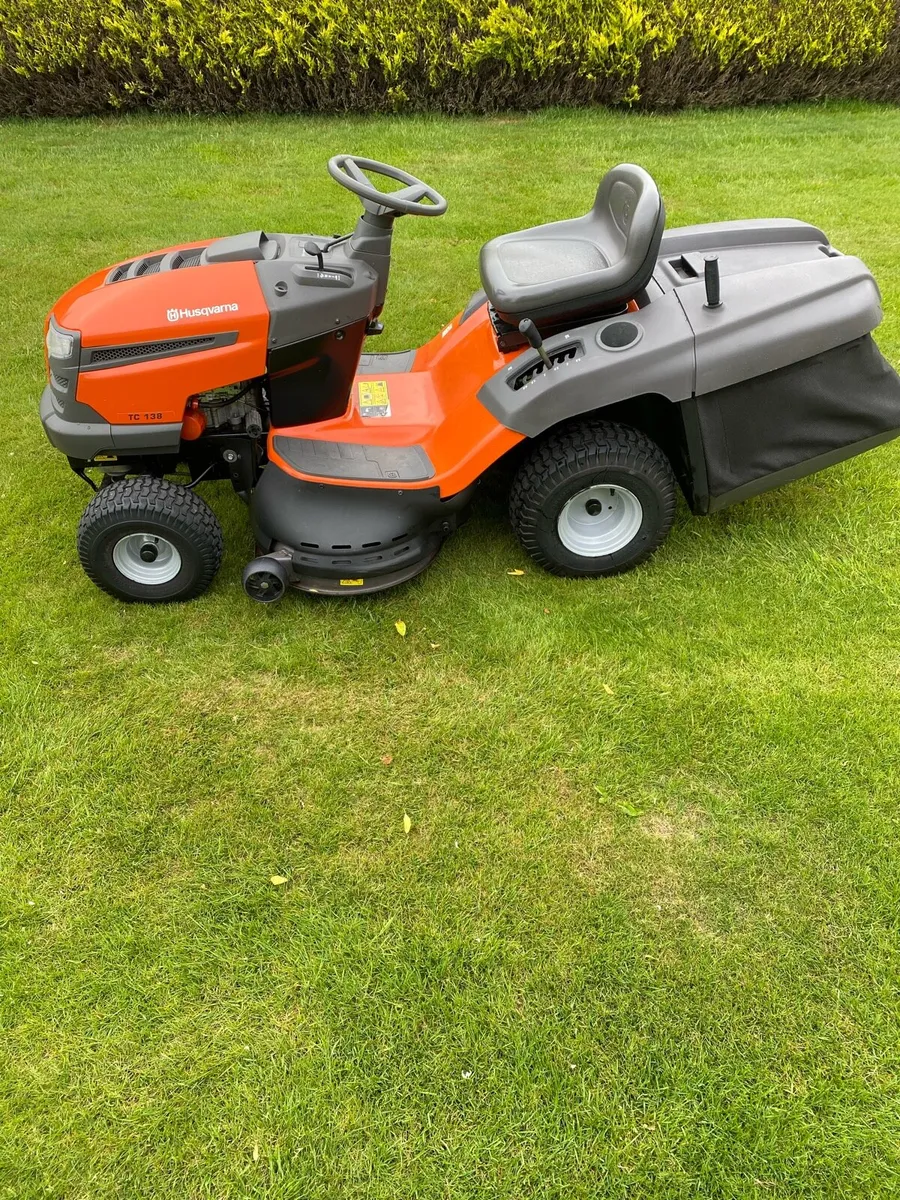 Husqvarna mower - Image 1