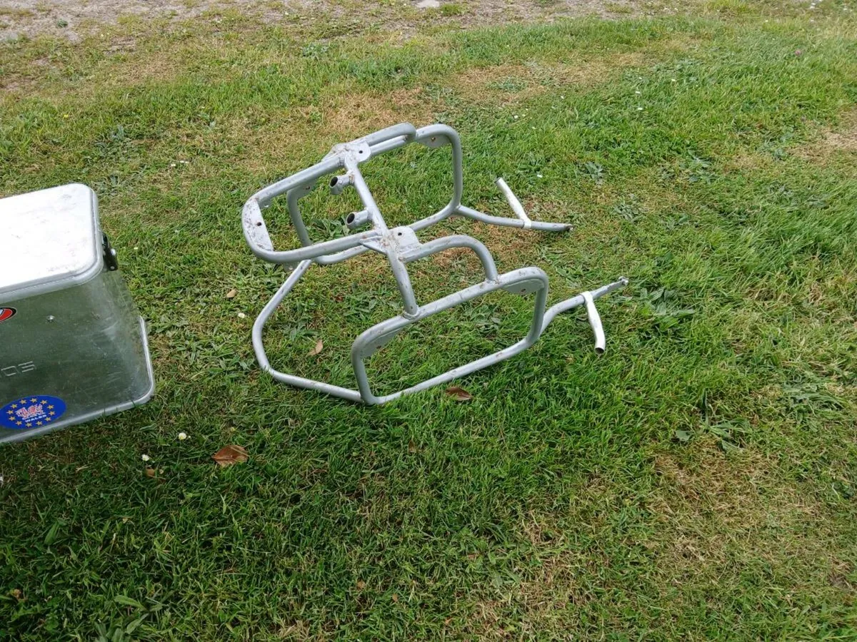 Honda XR400R pannier racks and aluminium panniers - Image 3
