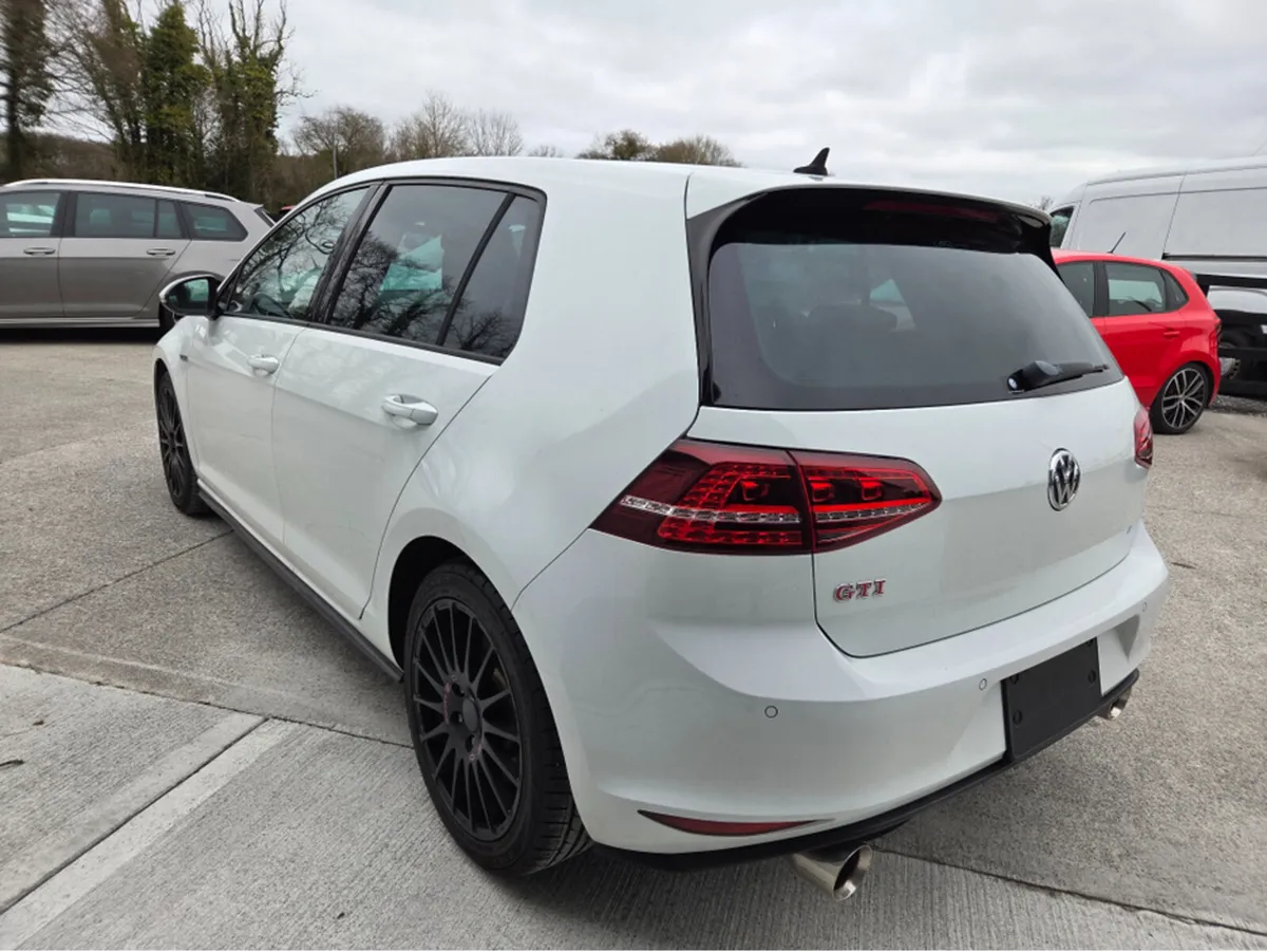 2014 Volkswagen Golf GTI 2.0 DSG Performance Pack - Image 4