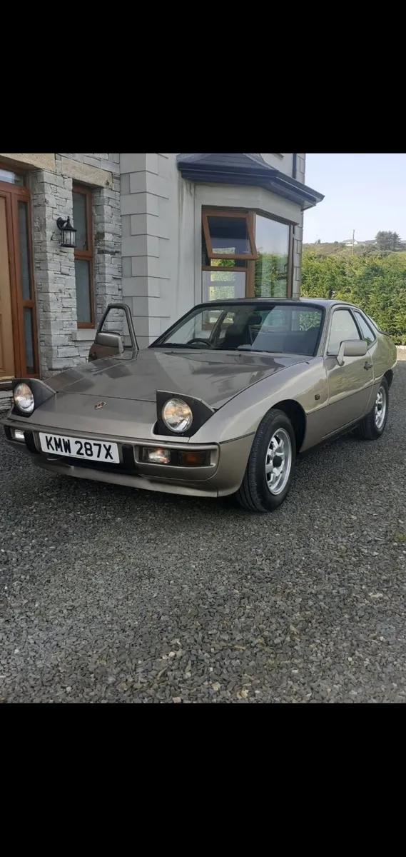 Porsche 924 - Image 1