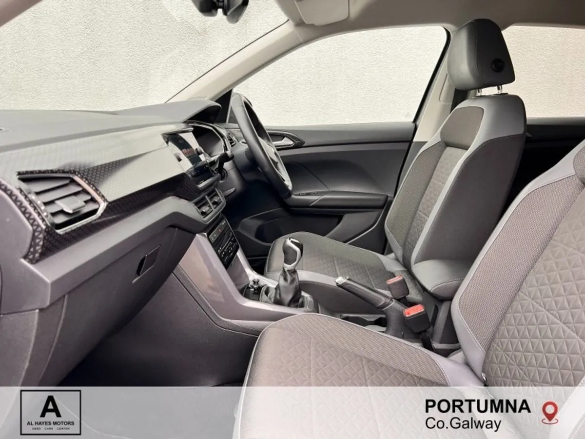 Volkswagen T-Cross 2022 Style 1.0 TSI 6speed 110B - Image 4