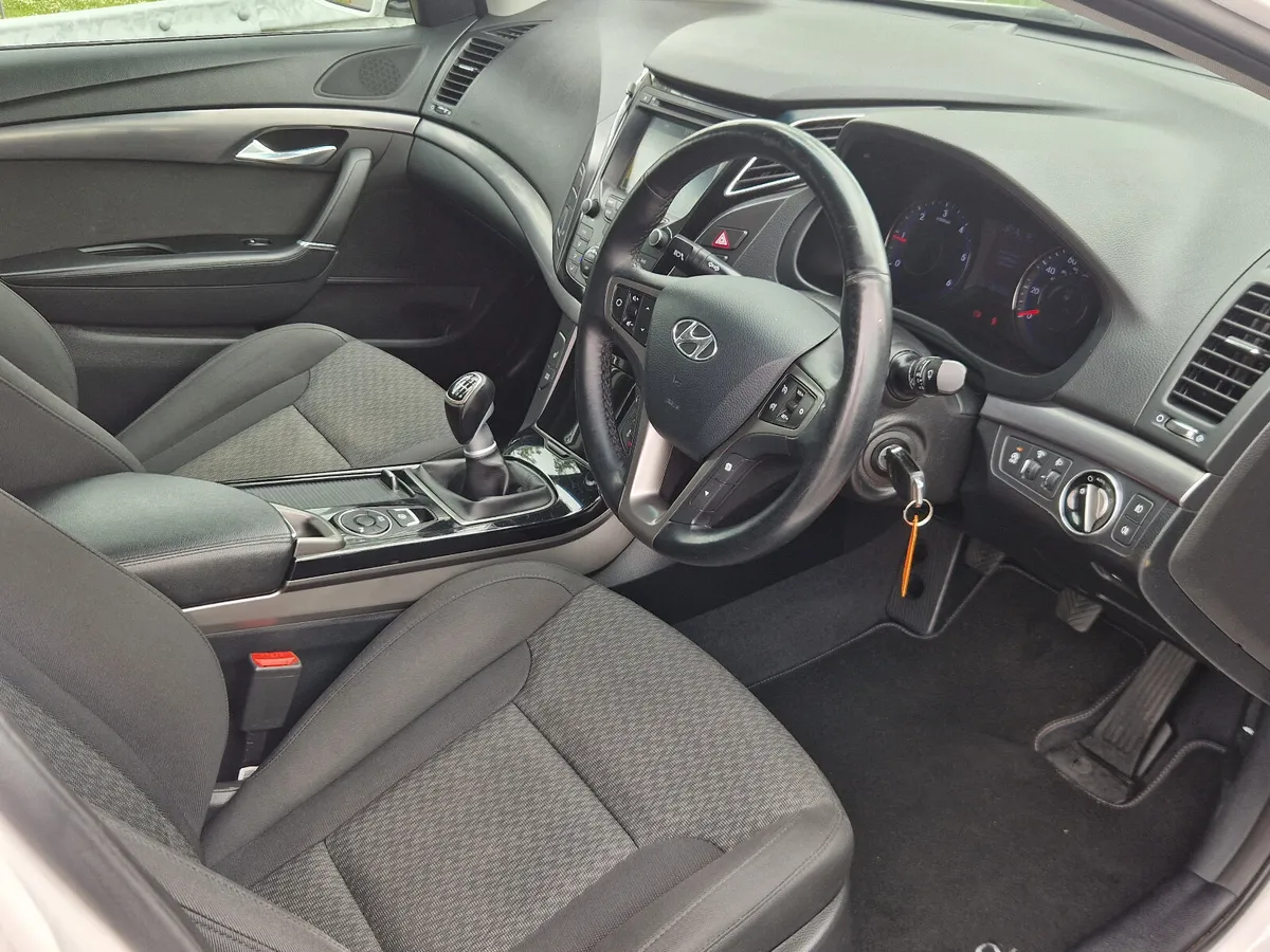 Hyundai i40  1.7 CRDI SE NAV BL/DR - Image 3