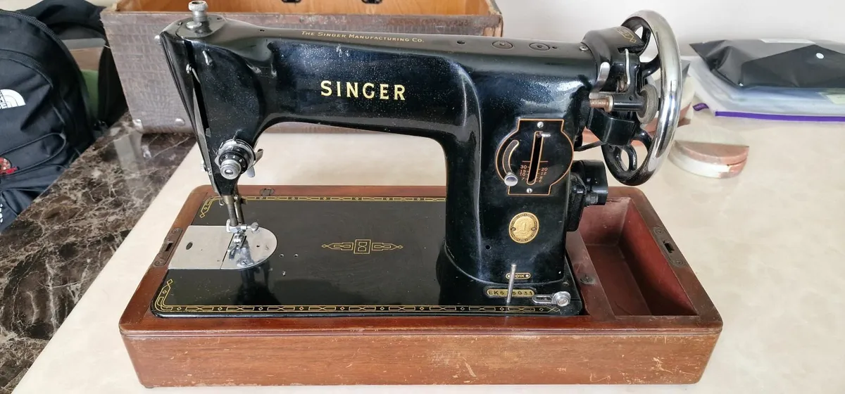 Singer 201k sewing machine - Image 1